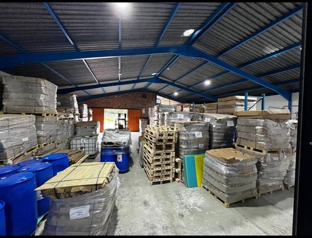 WAREHOUSE FOR SALE IN HILTON CENTRAL